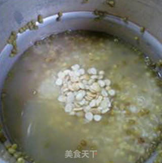 杏仁片绿豆大米粥的做法步骤：9
