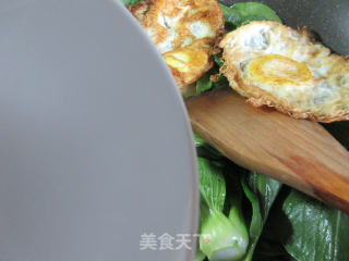 煎鸡蛋烧青菜的做法步骤：4