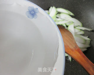 咸菜面筋炒夜开花的做法步骤：6