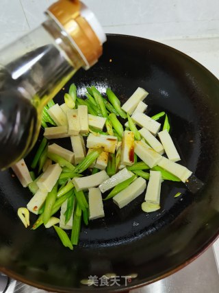 西芹千叶豆腐的做法步骤：11