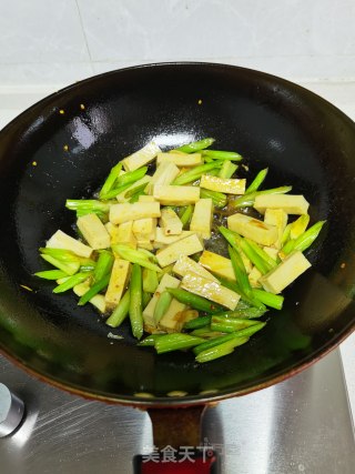 西芹千叶豆腐的做法步骤：13