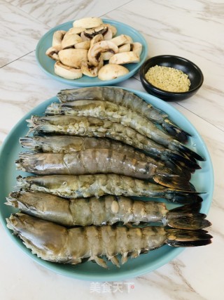 火麻仁口蘑龙虎虾的做法步骤：1