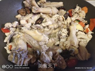 鸡肉香菇腐皮汤的做法步骤：7