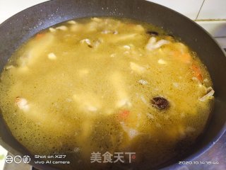 鸡肉香菇腐皮汤的做法步骤：8