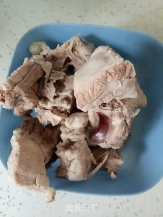红烧排骨鸡蛋的做法步骤：1