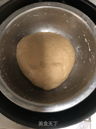 红糖大枣开花馒头。的做法步骤：5