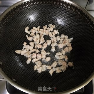 肉末豌豆炒菱角的做法步骤：3