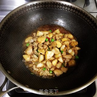 肉末豌豆炒菱角的做法步骤：7