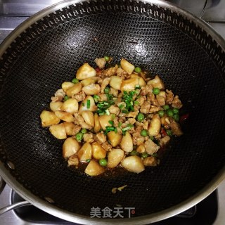 肉末豌豆炒菱角的做法步骤：9