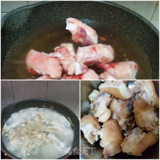 海带黄豆煲猪脚的做法步骤：3
