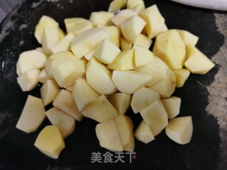 炕小土豆的做法步骤：2