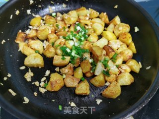 炕小土豆的做法步骤：8