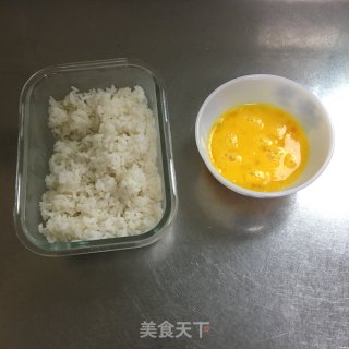 香芹火腿炒饭的做法步骤：1