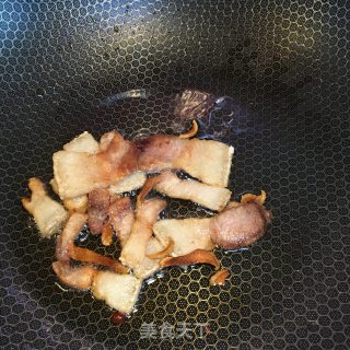 五花肉炒香干时蔬的做法步骤：4
