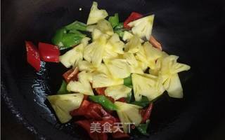 菠萝羊肉，营养丰富，酸甜微辣的做法步骤：5