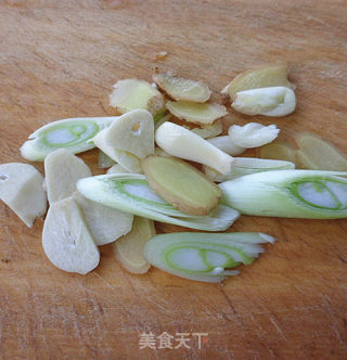 红烧小黄鱼的做法步骤：4