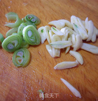 蒜片爆炒洋白菜的做法步骤：3