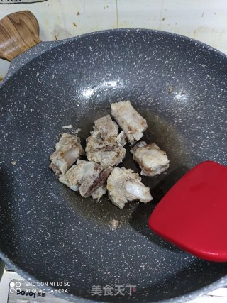 糖醋排骨的做法步骤：3