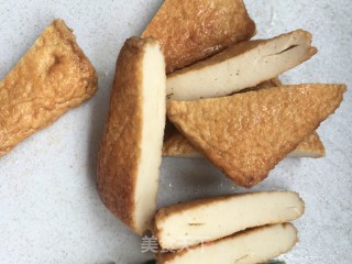 黄瓜炒鱼豆腐的做法步骤：2