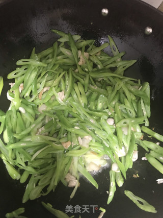 四季豆炒肉的做法步骤：3