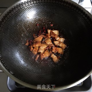 五花肉烧茭白的做法步骤：2