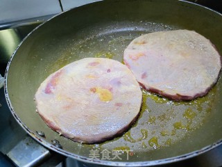 煎牛排的做法步骤：4