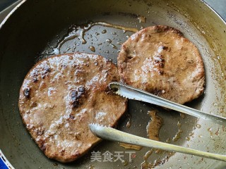 煎牛排的做法步骤：6