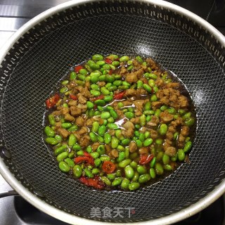 青椒炒毛豆的做法步骤：4