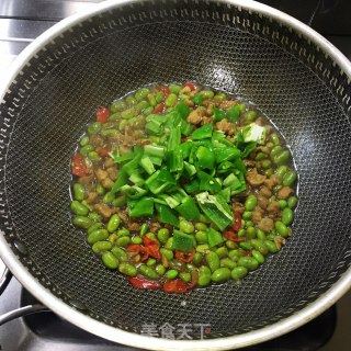 青椒炒毛豆的做法步骤：6