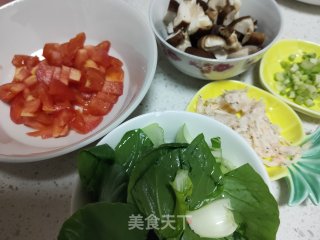 西红柿疙瘩汤的做法步骤：1