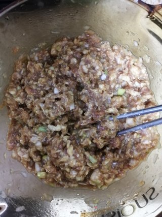 白菜猪肉锅贴的做法步骤：1