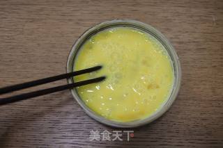 鸡蛋虾皮韭菜合子&肉丸青菜汤早餐的做法步骤：4
