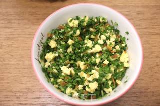 鸡蛋虾皮韭菜合子&肉丸青菜汤早餐的做法步骤：7