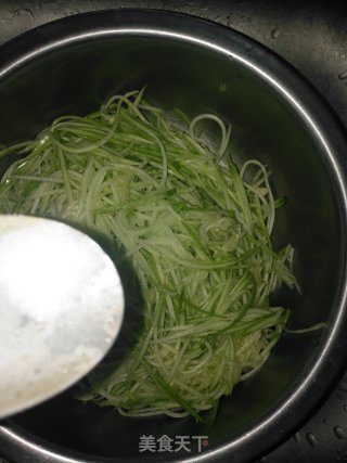 好吃三鲜锅贴（不用出去买）的做法步骤：2