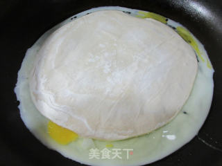 香葱鸡蛋手抓饼的做法步骤：3