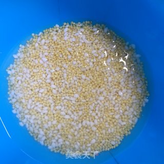 南瓜小米营养羹的做法步骤：1