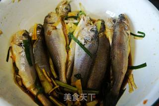 酥炸小黄鱼的做法步骤：3
