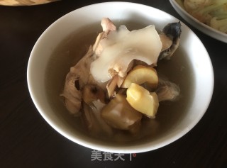 花胶板栗椰青炖鸡的做法步骤：9