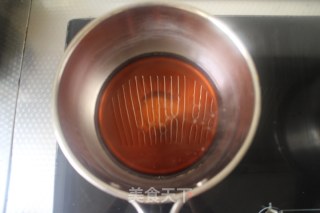 焦糖奶茶冻的做法步骤：1