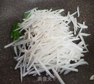 葱香荷包蛋萝卜丝汤的做法步骤：5