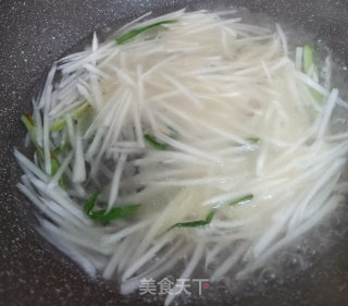 葱香荷包蛋萝卜丝汤的做法步骤：6