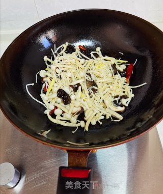菌菇炖腊肠的做法步骤：9