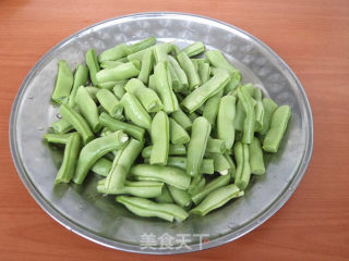 豆角炖榛蘑的做法步骤：3