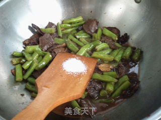 豆角炖榛蘑的做法步骤：10