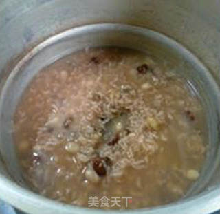 花生仁红豆大米粥的做法步骤：8