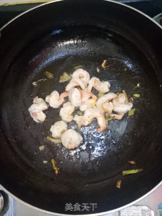 虾仁海带鸡蛋汤的做法步骤：2