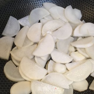 萝卜炖牛腩的做法步骤：3