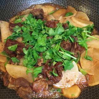 萝卜炖牛腩的做法步骤：6