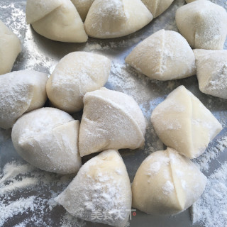 烫面素蒸饺的做法步骤：8