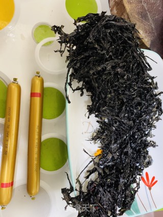 火腿紫菜鸡蛋饼的做法步骤：1
